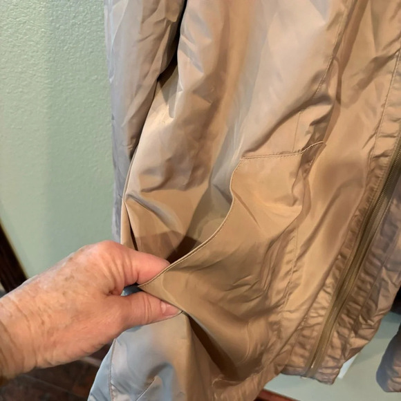 Martha Stewart Hooded A-Line Coat, Large, Water Resistant - Picture 5 of 11